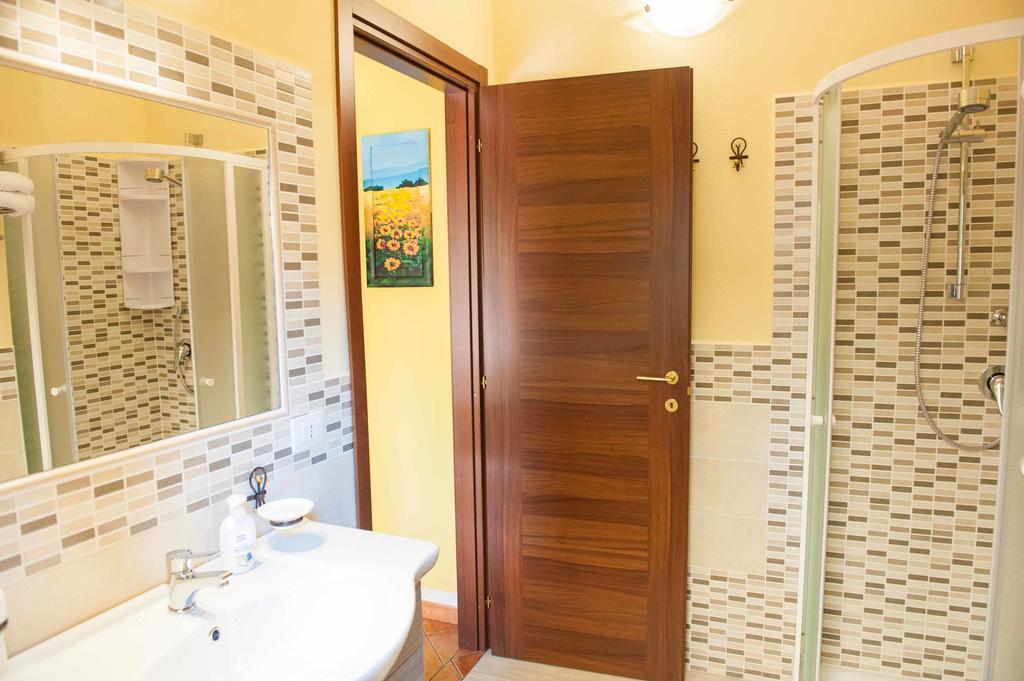 B&B Da Sabrina San Teodoro  Bilik gambar