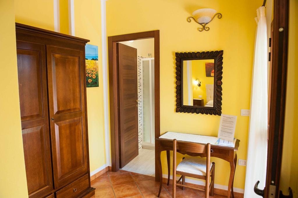B&B Da Sabrina San Teodoro  Bilik gambar