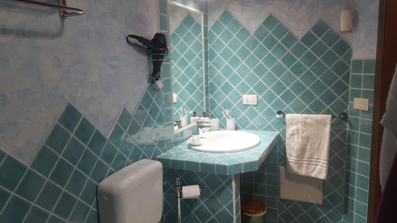 B&B Da Sabrina San Teodoro  Luaran gambar